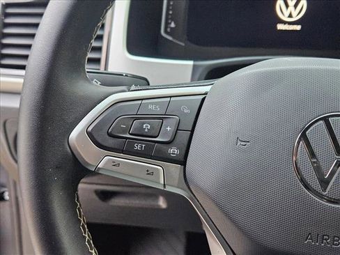 Used 2022 Volkswagen Atlas Cross Sport SE image 14