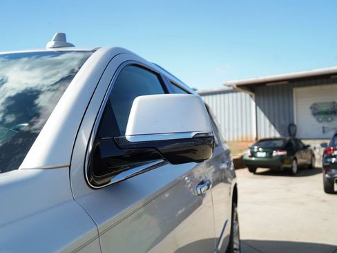 Used 2020 Cadillac Escalade Luxury image 16