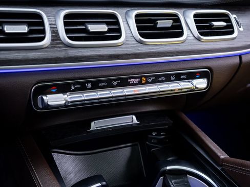 Used 2022 Mercedes-Benz GLS 450 4MATIC w/ AMG Line Exterior image 29
