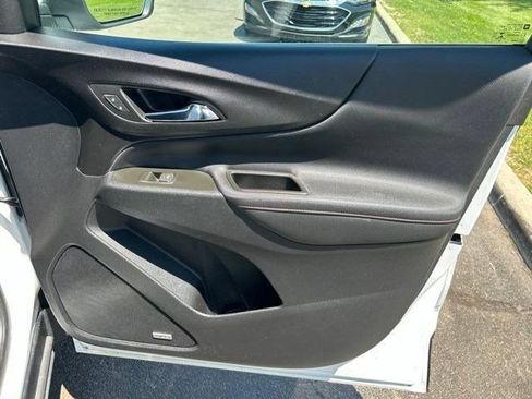 Used 2022 Chevrolet Equinox RS w/ RS Leather Package FWD image 45