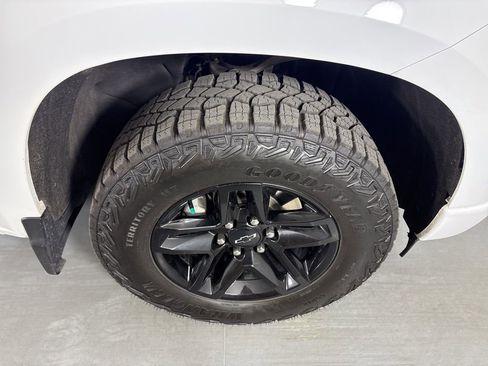 Used 2025 Chevrolet Silverado 1500 Custom AWD/4WD image 14