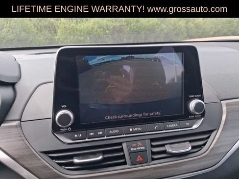 Used 2025 Nissan Altima 2.5 SV FWD image 14
