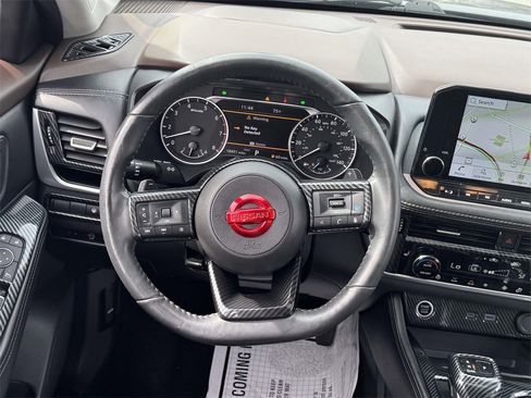 Used 2023 Nissan Rogue SL w/ SL Premium Package image 14