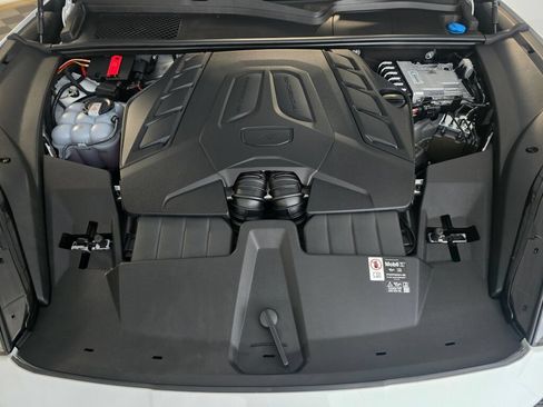 Certified 2025 Porsche Cayenne S AWD/4WD image 11