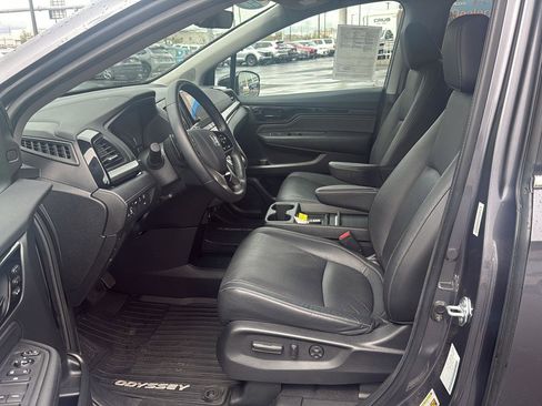 Certified 2024 Honda Odyssey Touring image 18