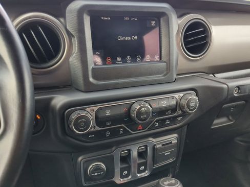Used 2021 Jeep Wrangler Willys image 19