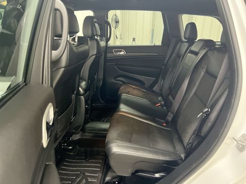 Used 2022 Jeep Grand Cherokee Laredo X AWD/4WD image 23