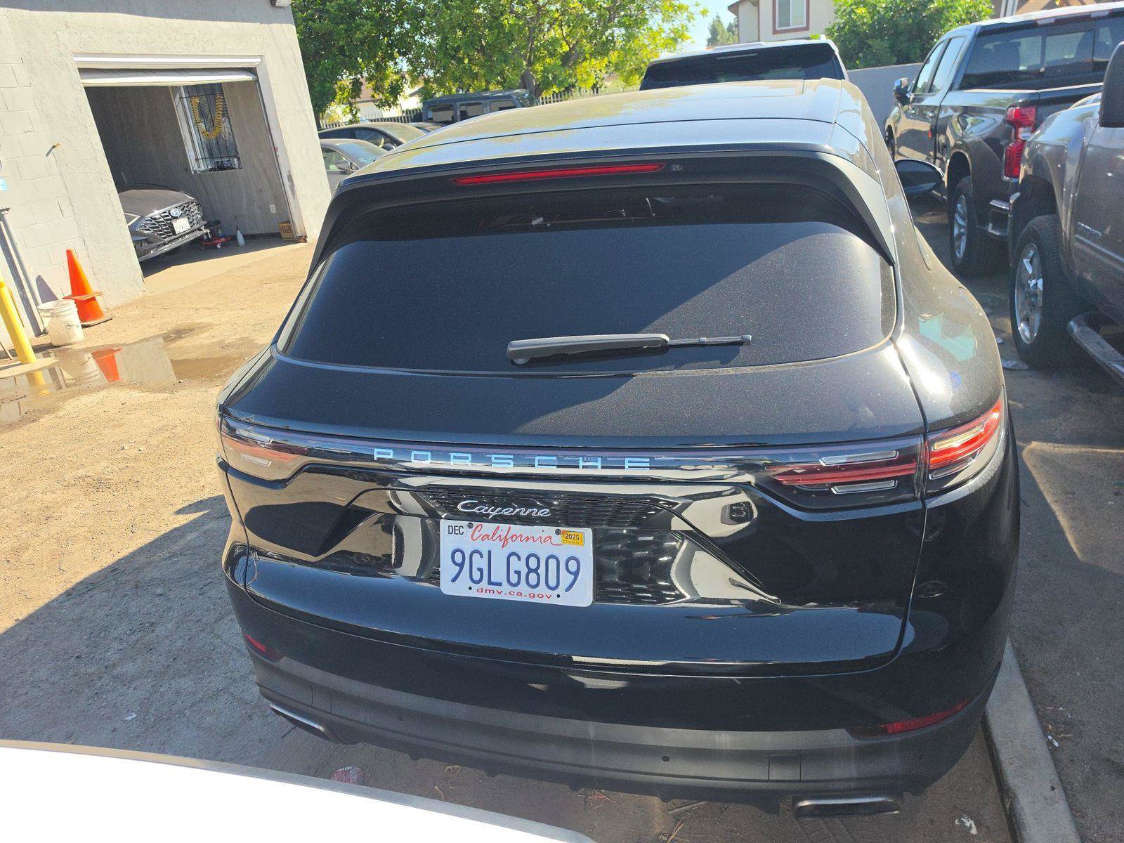 Used 2023 Porsche Cayenne AWD/4WD image 3