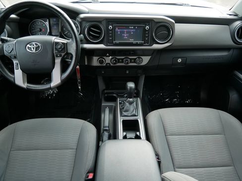 Used 2016 Toyota Tacoma SR5 w/ SR5 Appearance Package (SN) AWD/4WD image 13