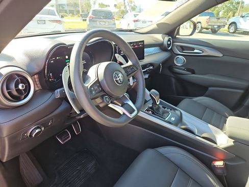 Used 2024 Alfa Romeo Tonale Veloce image 9