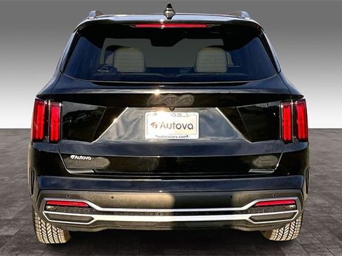 Used 2023 Kia Sorento SX Prestige w/ Panoramic Sunroof Package image 5