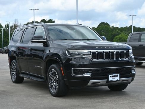 Used 2024 Jeep Wagoneer Series II w/ Flexible Seating Group AWD/4WD image 2