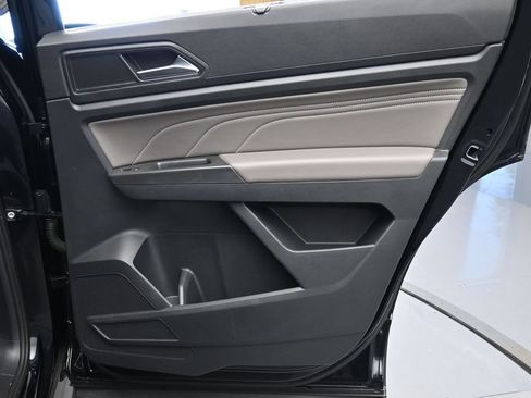 Used 2023 Volkswagen Atlas SE w/ Panoramic Sunroof Package FWD image 25