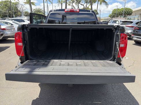 Used 2018 Chevrolet Colorado Z71 w/ Z71 Midnight Edition image 19