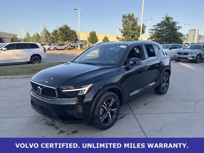 Used 2025 Volvo XC40 B5 Core