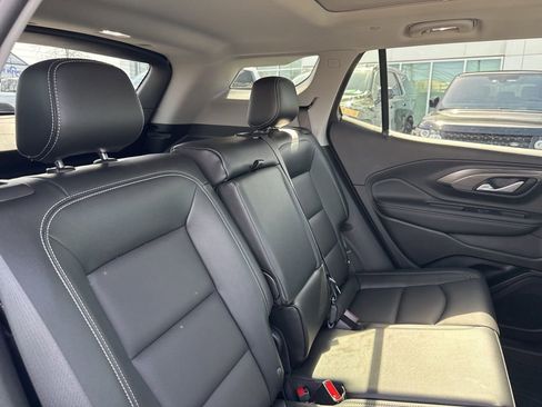 Used 2024 GMC Terrain SLT w/ Elevation Edition image 22