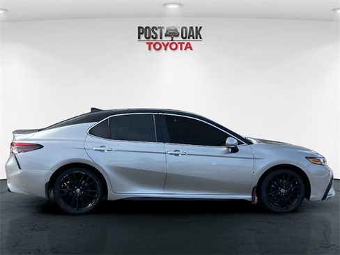 Used 2023 Toyota Camry XSE image 8