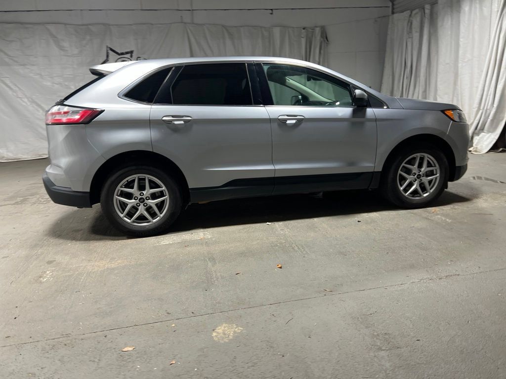 Used 2023 Ford Edge SEL AWD/4WD image 8