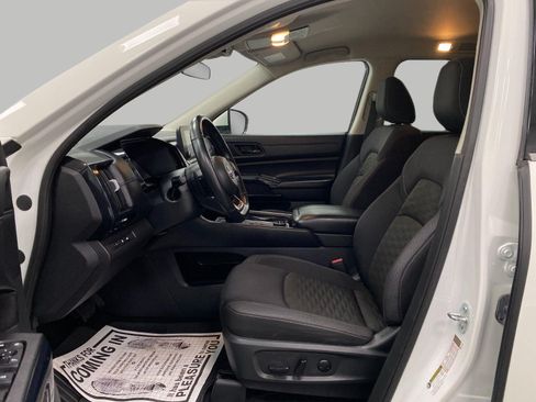 Used 2025 Nissan Pathfinder SV AWD/4WD image 28