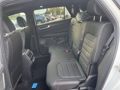 New 2026 Volkswagen Atlas Cross Sport SEL R-Line AWD/4WD image 25