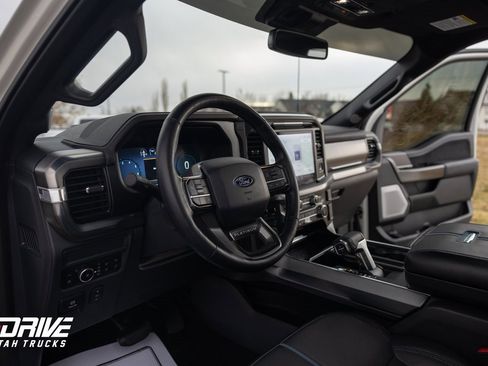 Used 2025 Ford F150 Platinum image 28