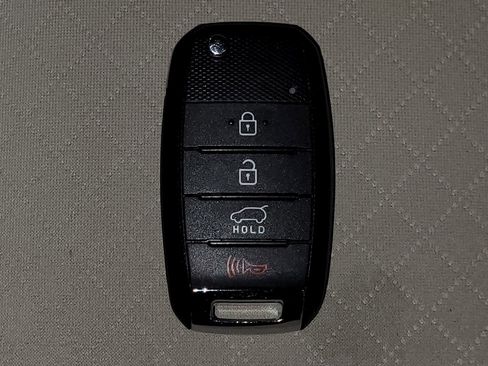 Used 2018 Kia Sorento FWD image 32
