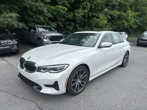 Used 2019 BMW 330i Sedan w/ Convenience Package RWD image 3