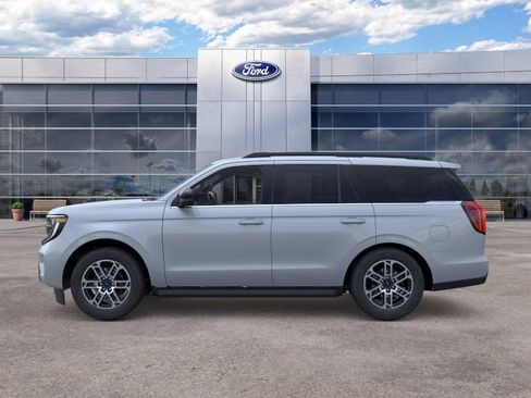 New 2026 Ford Expedition Active RWD image 3