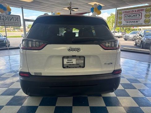 Used 2021 Jeep Cherokee Latitude Plus image 5