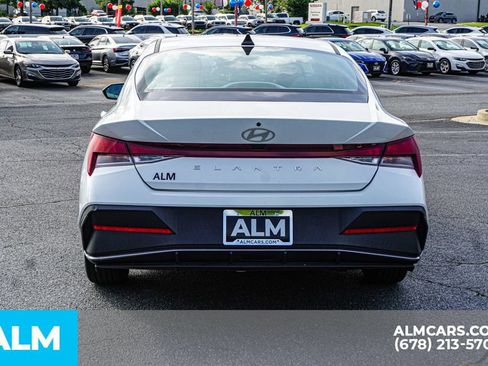 Used 2024 Hyundai Elantra SEL FWD image 10