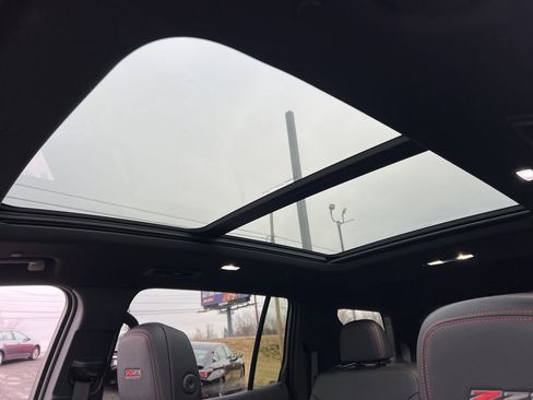 Used 2025 Chevrolet Traverse Z71 w/ Driver Confidence Package image 33