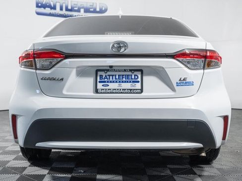 Certified 2022 Toyota Corolla LE image 5
