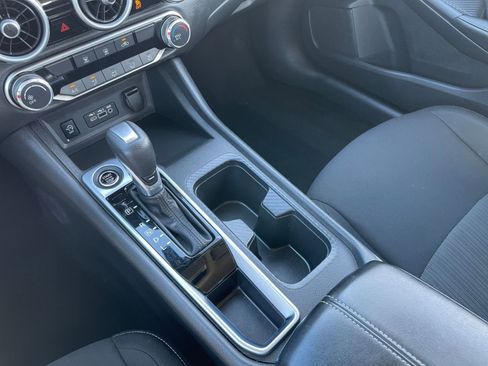 Used 2025 Nissan Sentra SV image 40