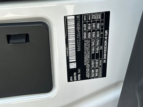 New 2025 Mercedes-Benz Sprinter 2500 image 25