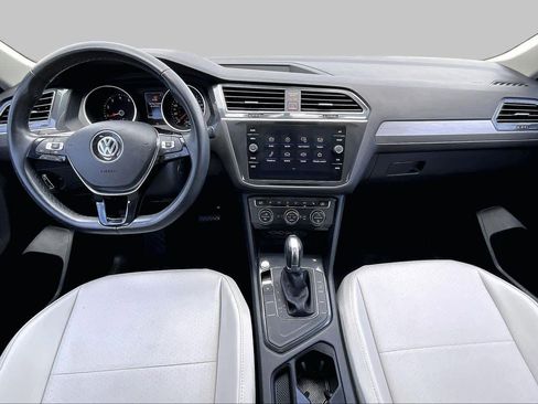 Used 2019 Volkswagen Tiguan SE w/ Panoramic Sunroof Package FWD image 13