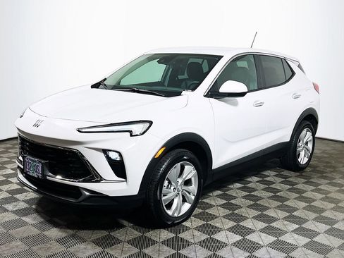 Used 2026 Buick Encore GX Preferred AWD/4WD image 3