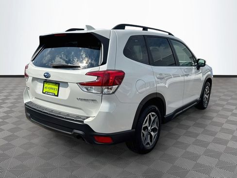 Used 2019 Subaru Forester Premium AWD/4WD image 4