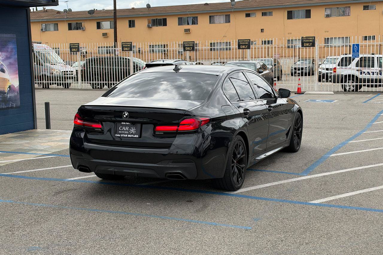 Used 2023 BMW 530i w/ M Sport Package RWD image 5