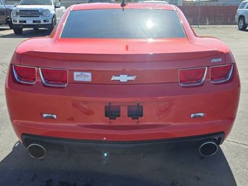 Used 2010 Chevrolet Camaro SS RWD image 5