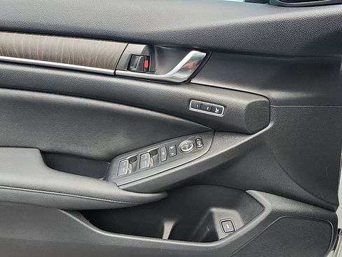 Used 2019 Honda Accord EX-L image 18