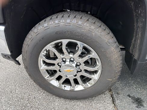 New 2026 Chevrolet Silverado 2500 LTZ w/ LTZ Convenience Package AWD/4WD image 11