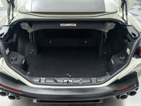 Used 2020 Ferrari Portofino image 19