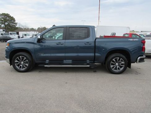 Used 2024 Chevrolet Silverado 1500 LT image 3