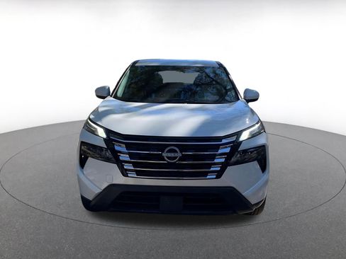 Used 2025 Nissan Rogue SV image 2