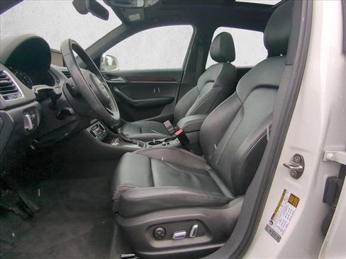 Used 2018 Audi Q3 2.0T Premium Plus image 23