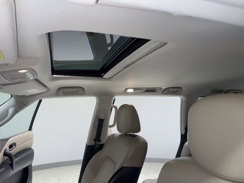 Used 2024 INFINITI QX80 Premium Select w/ Cargo Package image 4