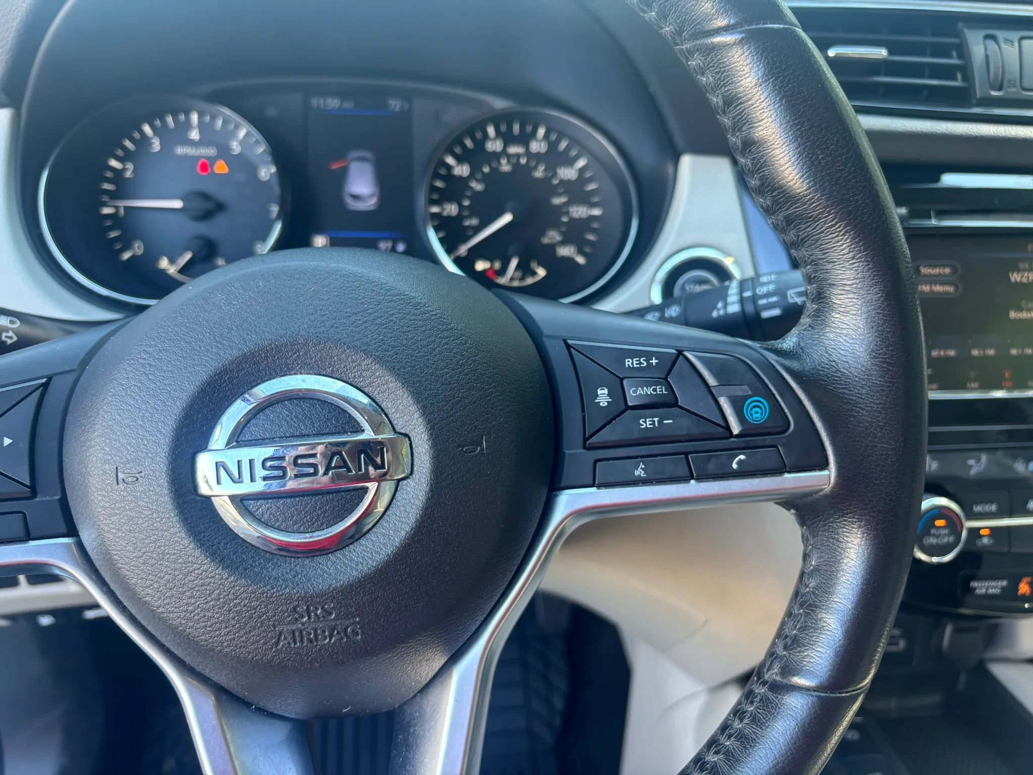 Used 2019 Nissan Rogue Sport SV w/ Technology Package AWD/4WD image 12