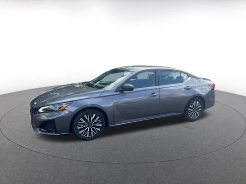 Used 2026 Nissan Altima 2.5 SV FWD image 7