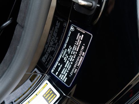 Used 2023 Lamborghini Huracan Tecnica image 36