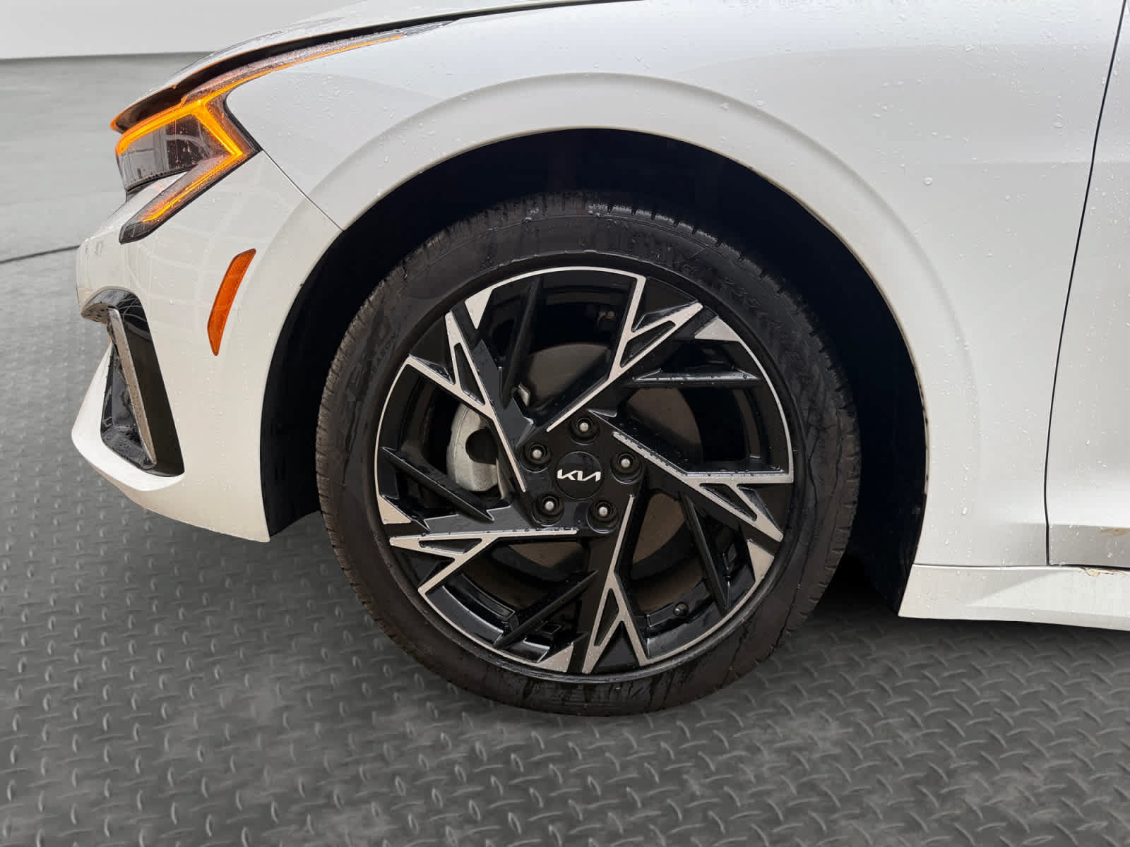 Used 2025 Kia K5 GT-Line w/ GT-Line Premium Package AWD/4WD image 9